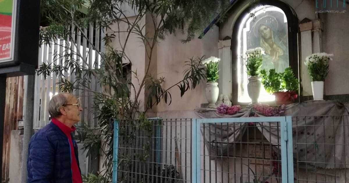 La storia di Emanuele: ogni domenica da 30 anni cura una ''povera'' Madonna